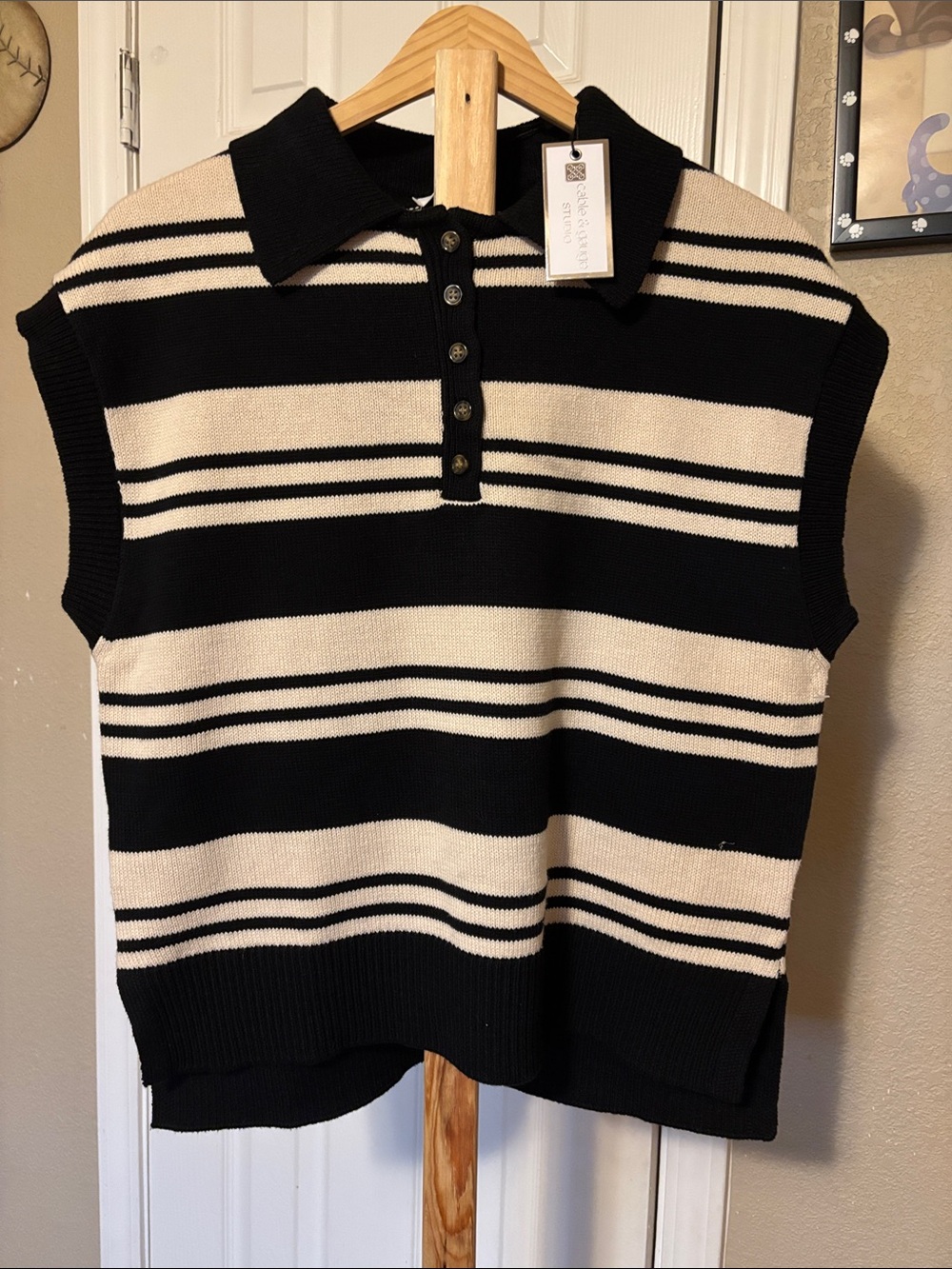 Cable & Gauge Black and Cream Striped Sleeveless Polo Sweater